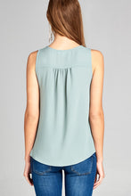 Ladies fashion plus size sleeveless round neck w/keyhole crepe woven top - 4D's T&D Inc