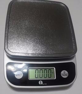 Digital Kitchen Scale. 11 lbs/5kg. Item # 4DS-1-1DKC.   Price $15.99 - 4D's T&D Inc